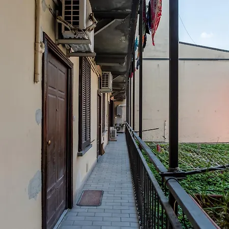 Spacious At 5 Min Walk From Station Apartment *