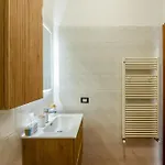 Spacious At 5 Min Walk From Station Milano