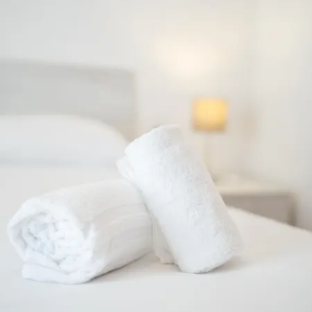 Spacious At 5 Min Walk From Station Appartamento