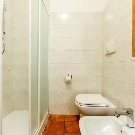 Spacious At 5 Min Walk From Station Milano