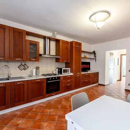 Apartament Spacious At 5 Min Walk From Station *