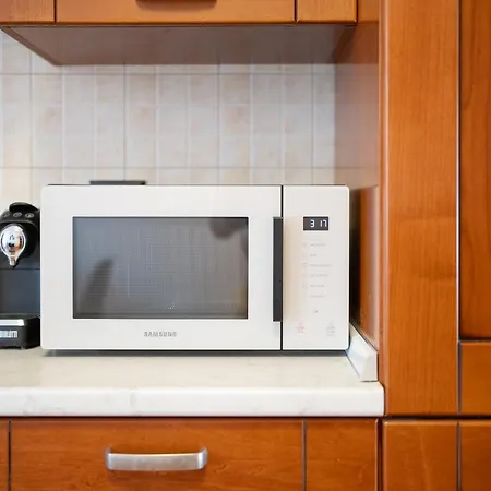 Apartament Spacious At 5 Min Walk From Station