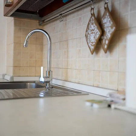 Spacious At 5 Min Walk From Station Apartament *