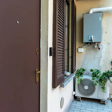 Spacious At 5 Min Walk From Station Apartament *